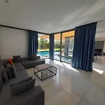 Oliver Palm Resort