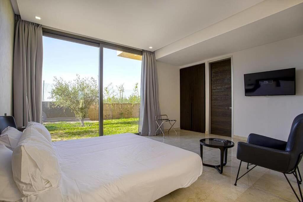Oliver Palm Resort Villa *