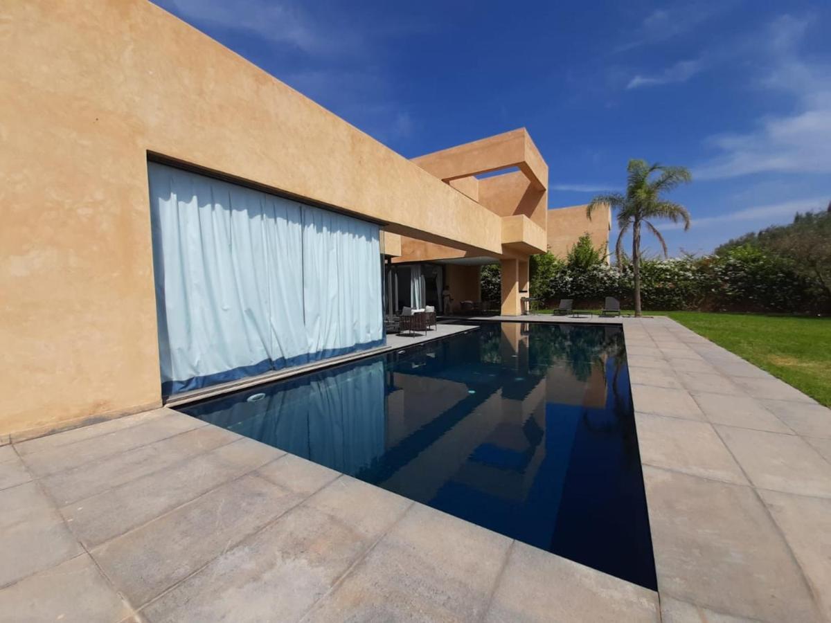 Oliver Palm Resort Villa